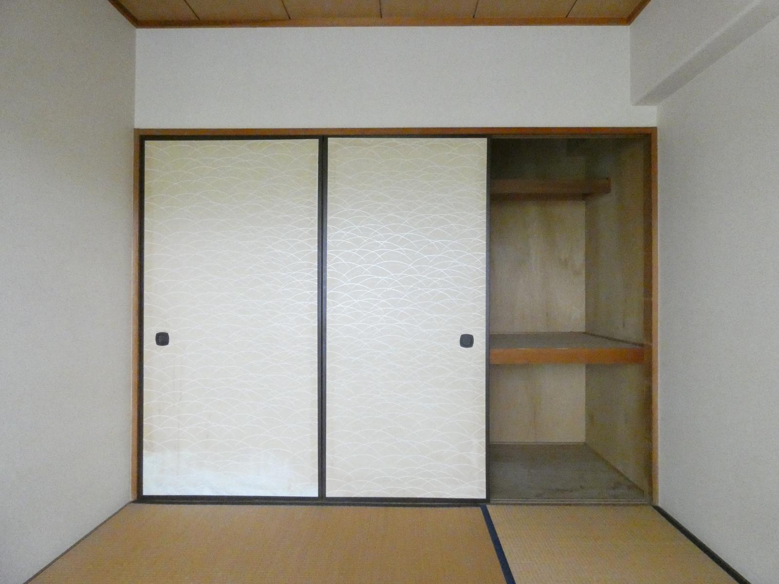 和室　押入