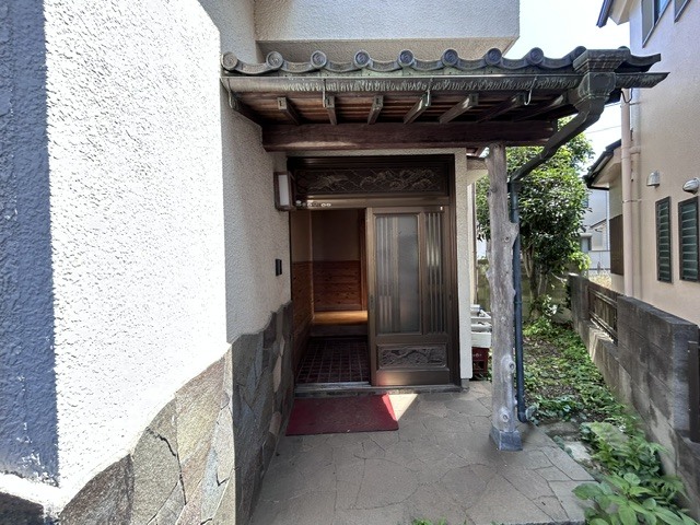 古屋 - 玄関